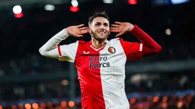 Santiago Giménez marcó el 1-0 en el Feyenoord ante Lazio por la Champions League